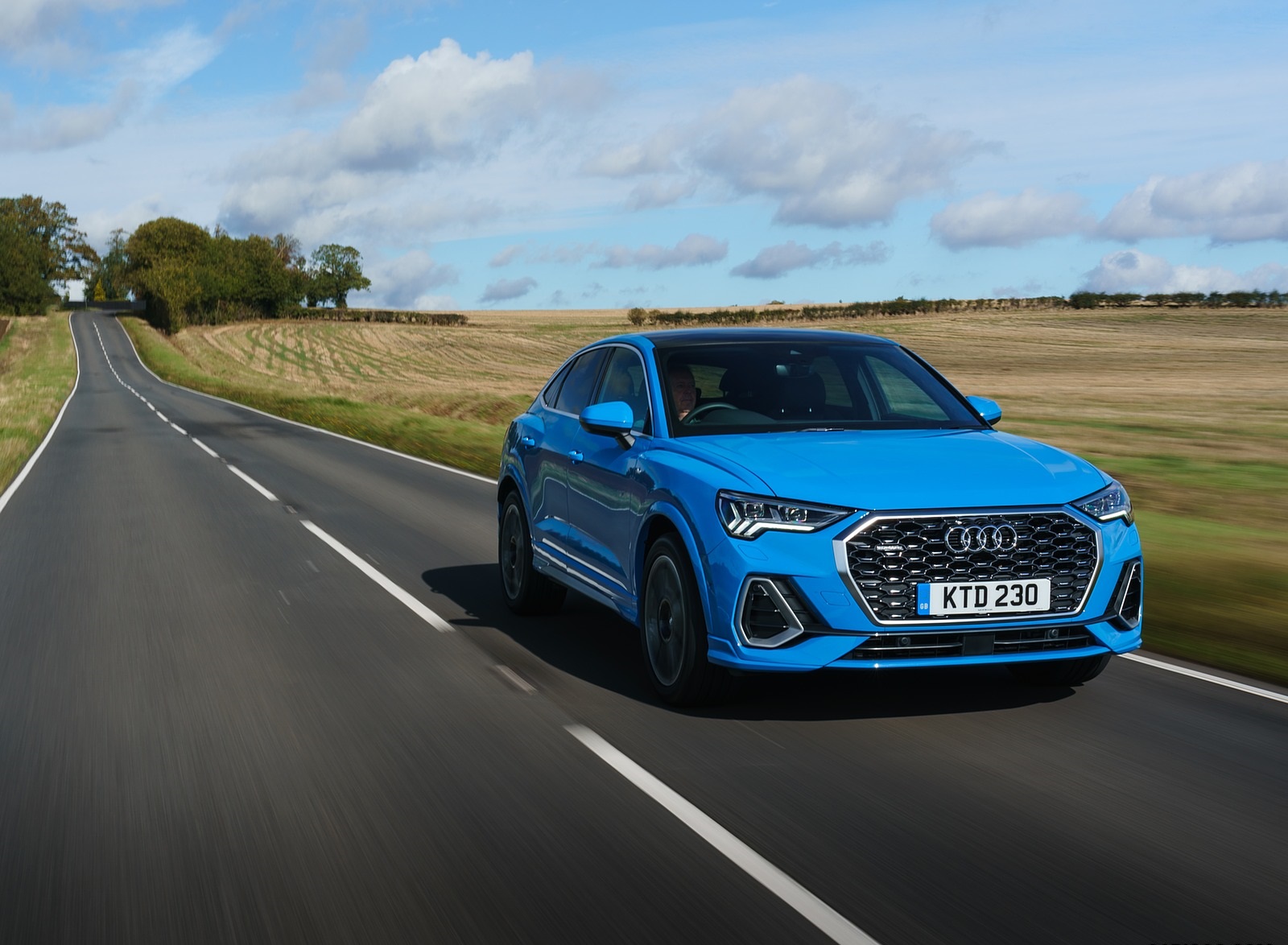 2020 Audi Q3 Sportback 45 TFSI quattro (UK-Spec) Front Three-Quarter Wallpapers (2)