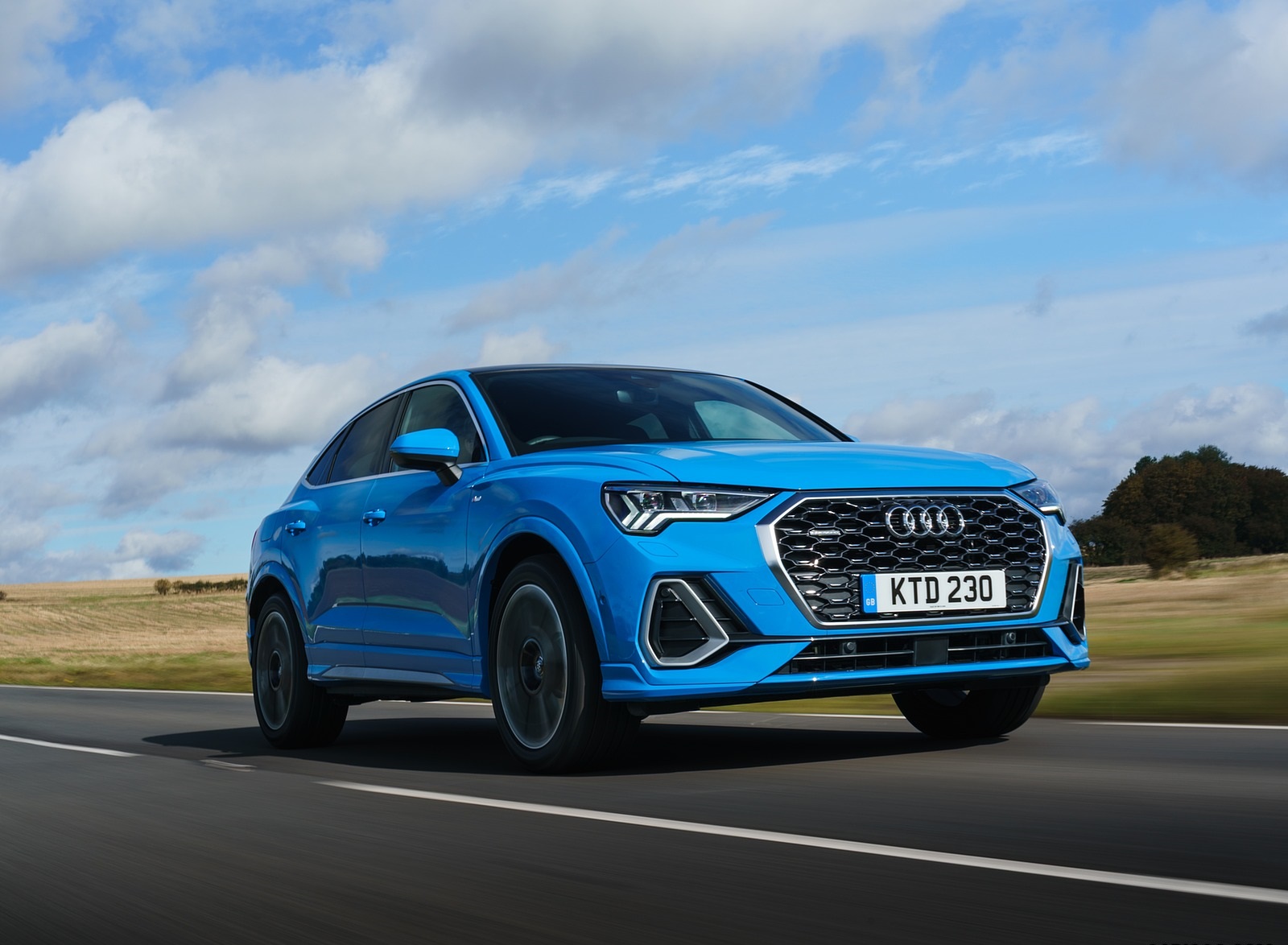 2020 Audi Q3 Sportback 45 TFSI quattro (UK-Spec) Front Three-Quarter Wallpapers (1)