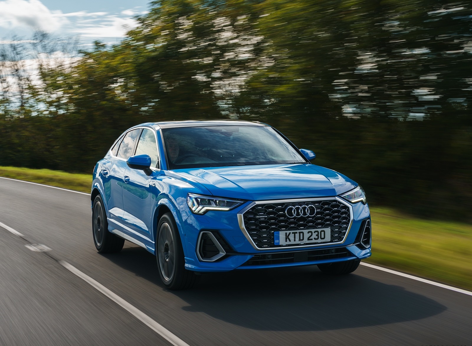 2020 Audi Q3 Sportback 45 TFSI quattro (UK-Spec) Front Three-Quarter Wallpapers (4)