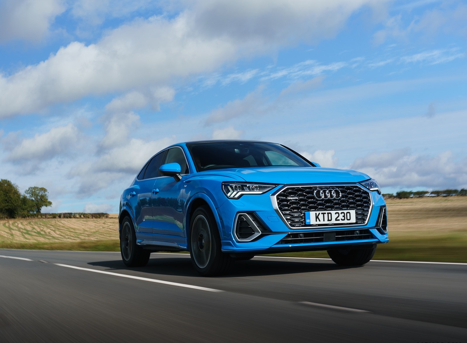2020 Audi Q3 Sportback 45 TFSI quattro (UK-Spec) Front Three-Quarter Wallpapers (6)