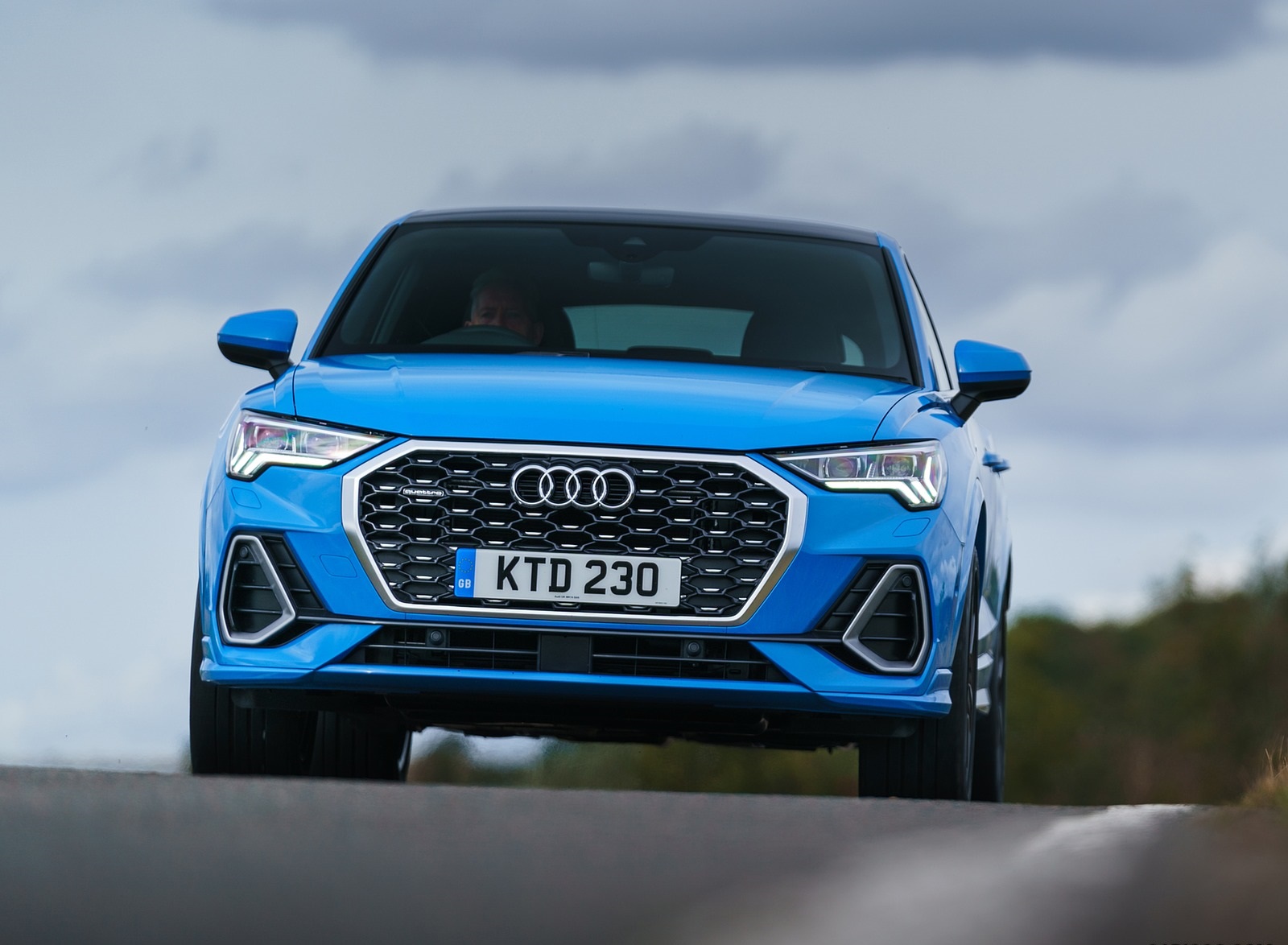2020 Audi Q3 Sportback 45 TFSI quattro (UK-Spec) Front Wallpapers #28 of 285