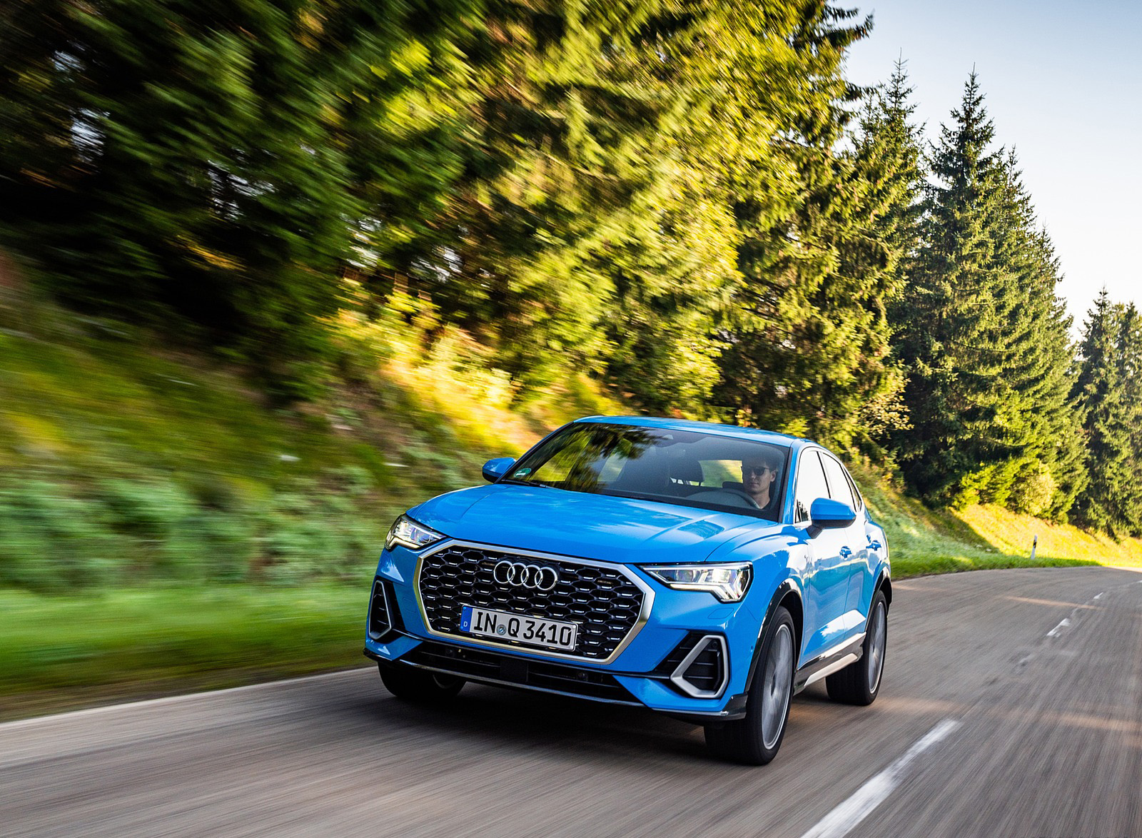 2020 Audi Q3 Sportback (Color: Turbo Blue) Front Wallpapers (12)