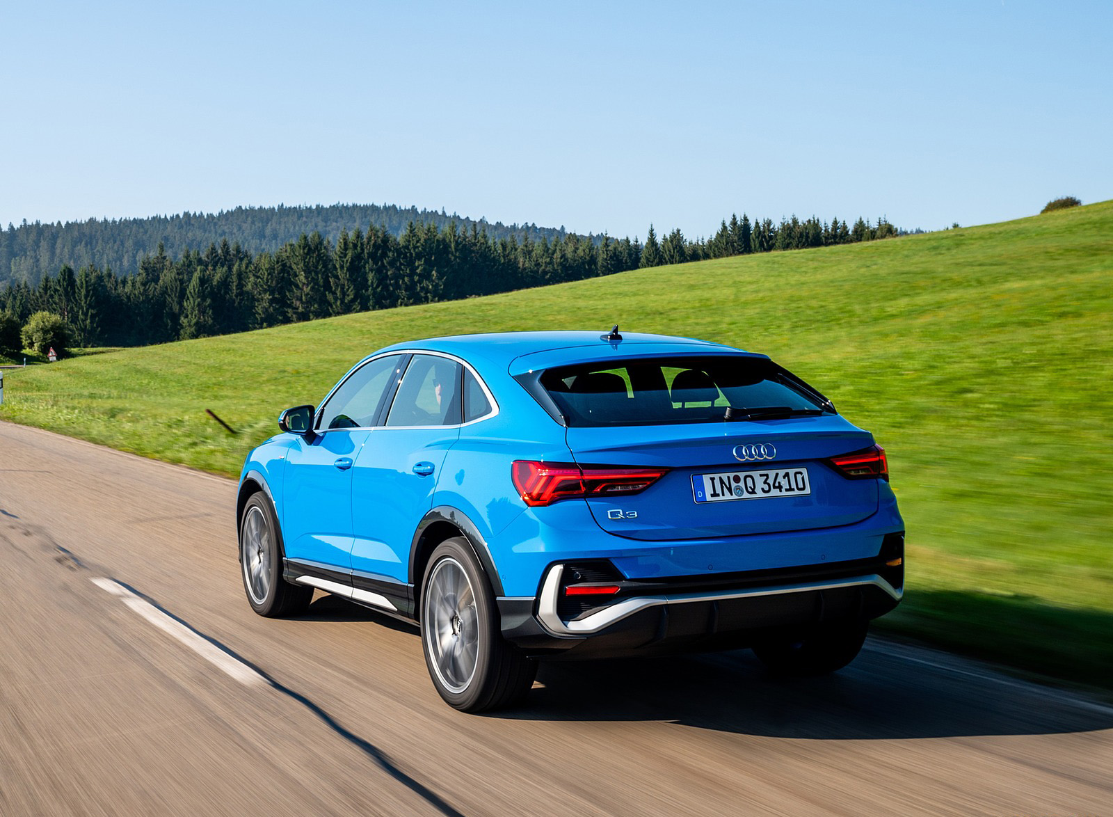 2020 Audi Q3 Sportback (Color: Turbo Blue) Rear Three-Quarter Wallpapers (6)