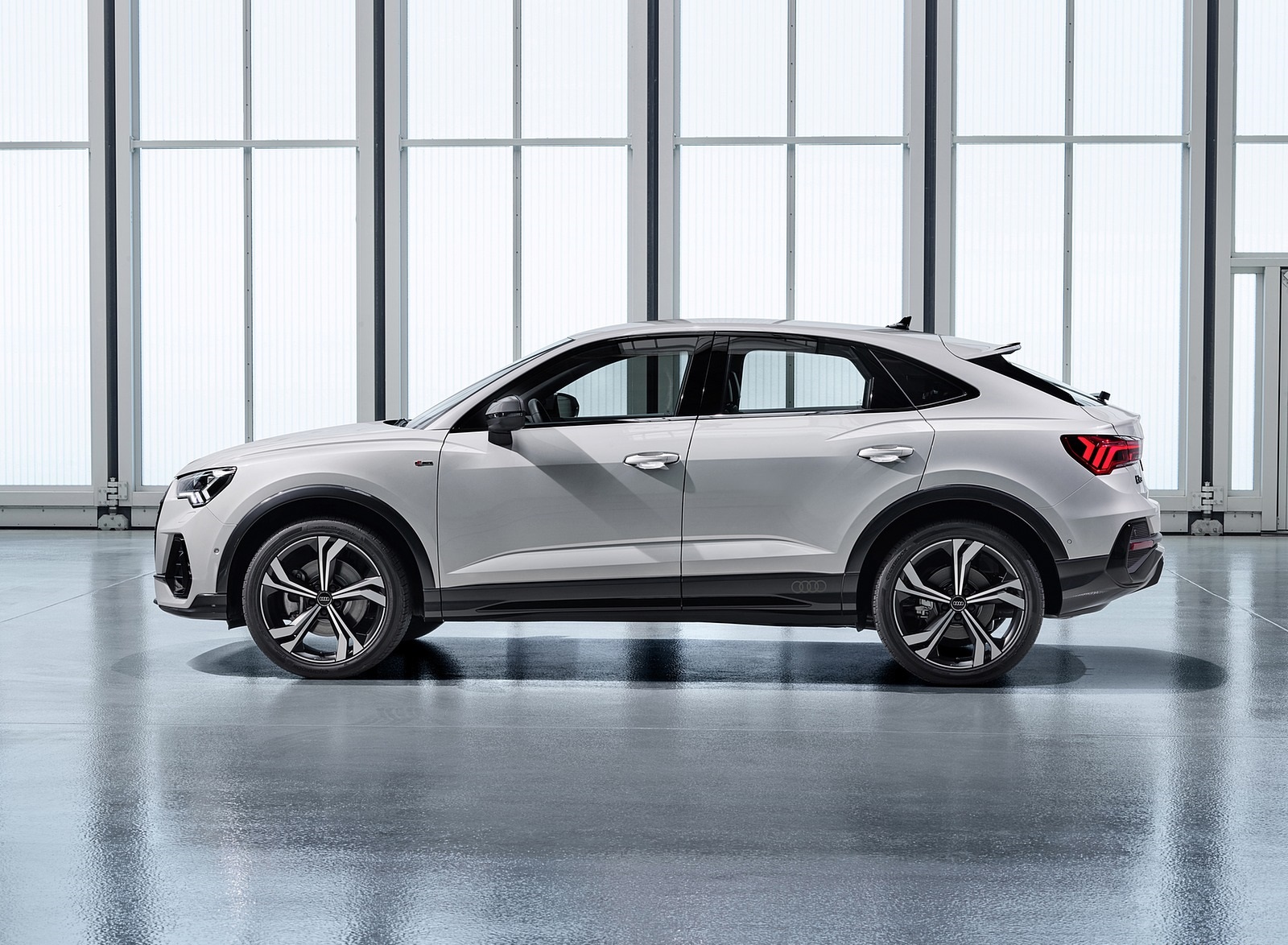 2020 Audi Q3 Sportback S line (Color: Dew Silver) Side Wallpapers #151 of 285