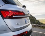 2020 Audi Q7 (Color: Florett Silver) Tail Light Wallpapers 150x120
