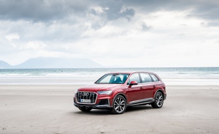 2020 Audi Q7 (Color: Matador Red) Front Three-Quarter Wallpapers 450x275 (77)