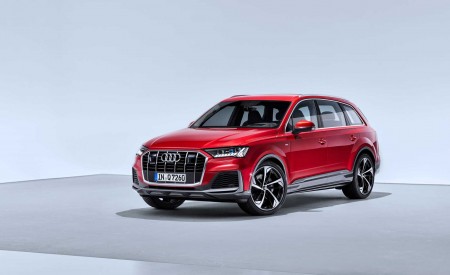 2020 Audi Q7 (Color: Matador Red) Front Three-Quarter Wallpapers 450x275 (150)