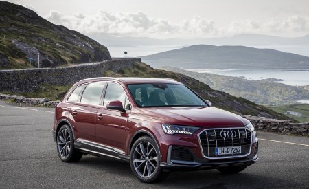 2020 Audi Q7 (Color: Matador Red) Front Three-Quarter Wallpapers 450x275 (79)