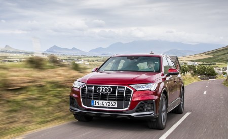 2020 Audi Q7 (Color: Matador Red) Front Wallpapers 450x275 (72)