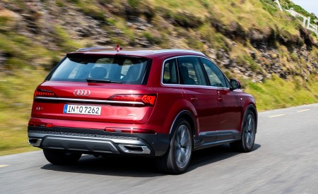 2020 Audi Q7 (Color: Matador Red) Rear Three-Quarter Wallpapers 450x275 (73)