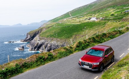 2020 Audi Q7 (Color: Matador Red) Top Wallpapers 450x275 (84)