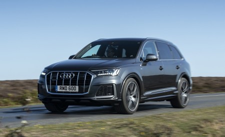 2020 Audi Q7 (UK-Spec) Front Three-Quarter Wallpapers 450x275 (14)