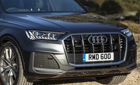 2020 Audi Q7 (UK-Spec) Front Wallpapers 450x275 (39)