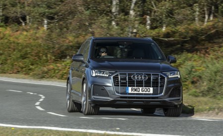2020 Audi Q7 (UK-Spec) Front Wallpapers 450x275 (9)