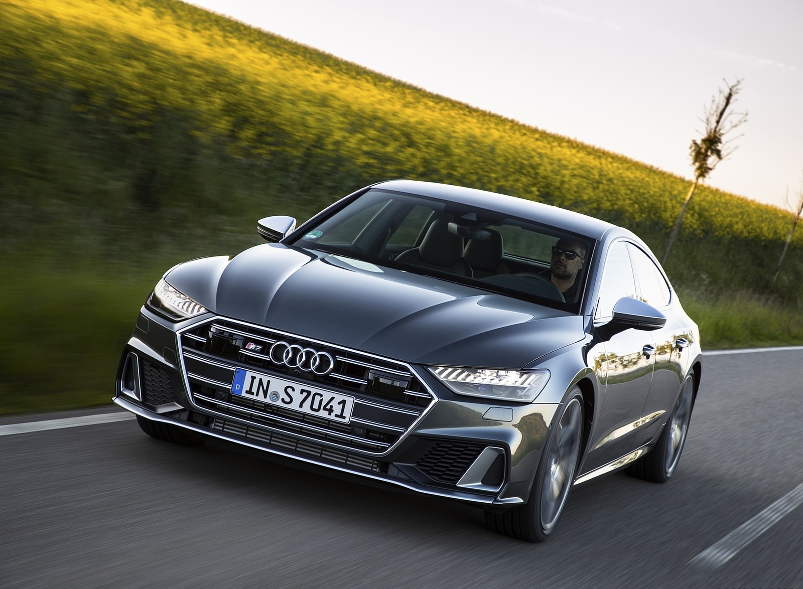 2020 Audi S7 Sportback TDI (Color: Daytona Grey) Front Three-Quarter Wallpapers  #30 of 88
