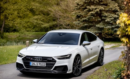 2020 Audi S7 Sportback TDI (Color: Glacier White) Front Three-Quarter Wallpapers 450x275 (16)