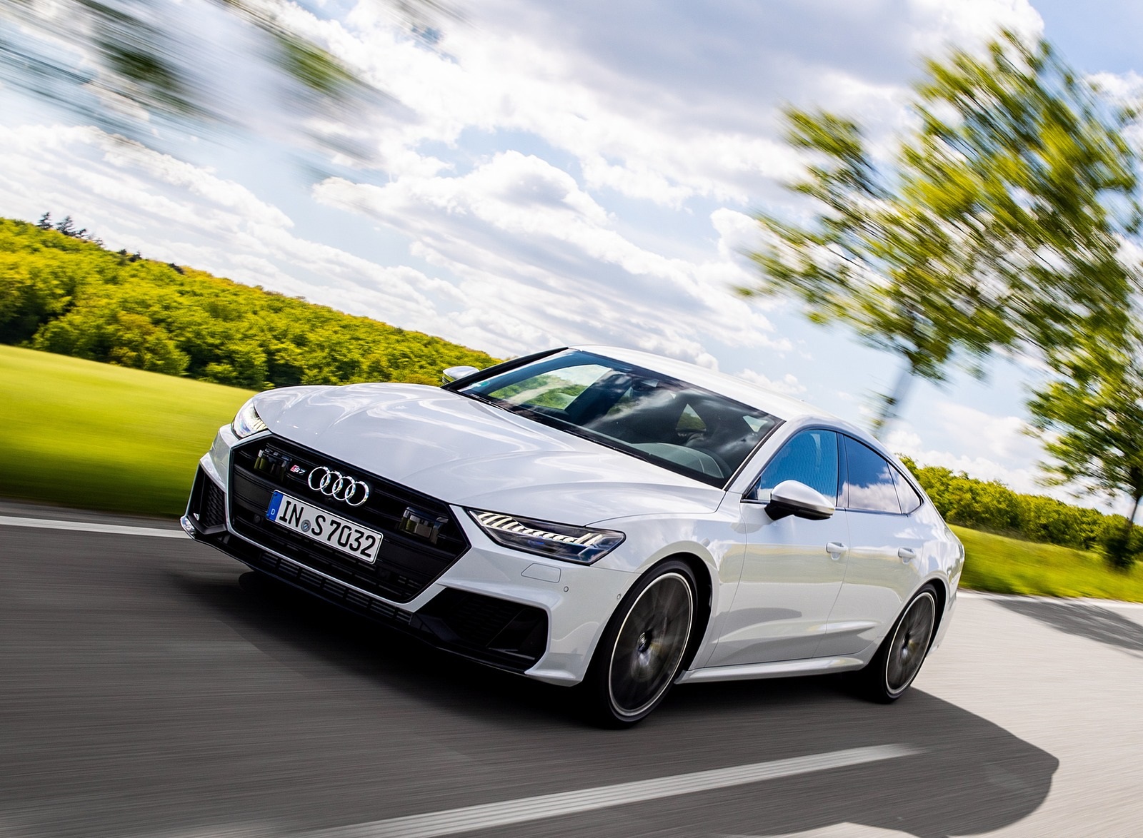 2020 Audi S7 Sportback TDI (Color: Glacier White) Front Three-Quarter Wallpapers #4 of 88