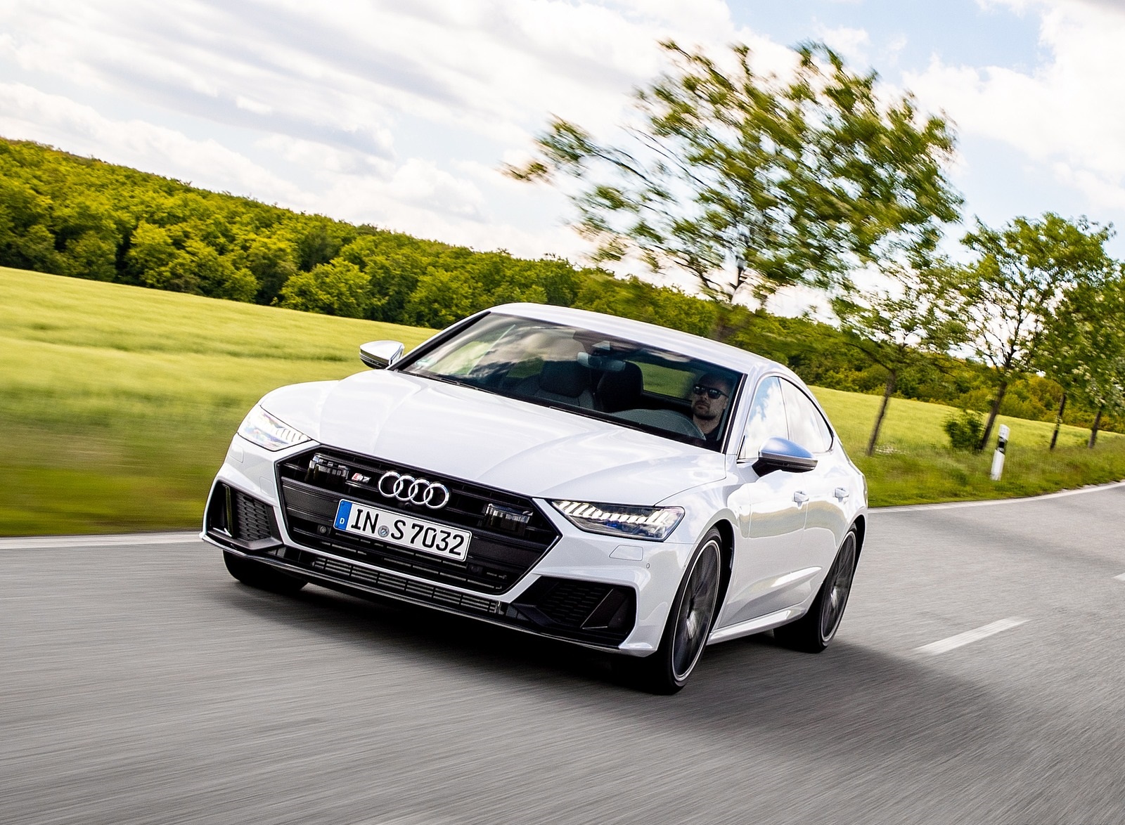 2020 Audi S7 Sportback TDI (Color: Glacier White) Front Three-Quarter Wallpapers #5 of 88
