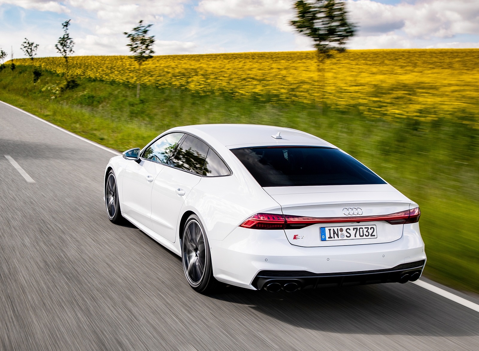 2020 Audi S7 Sportback TDI (Color: Glacier White) Rear Three-Quarter Wallpapers  #9 of 88