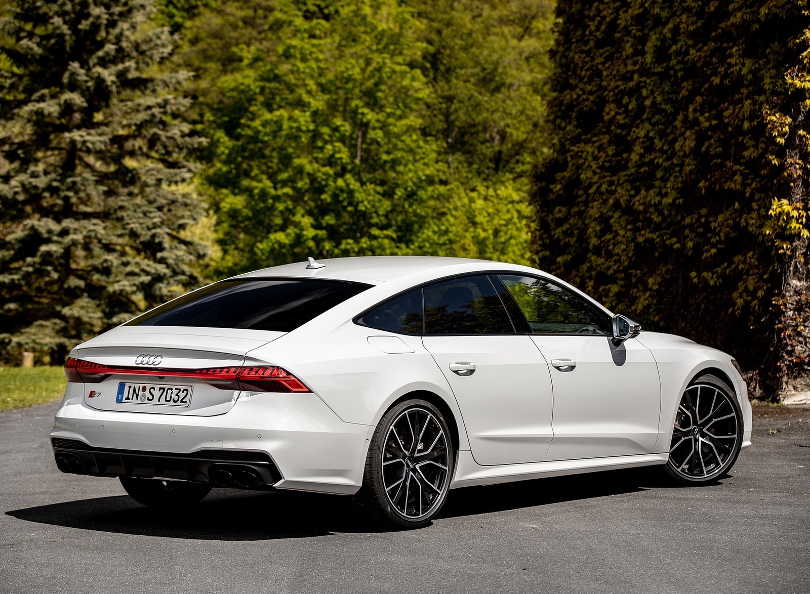 2020 Audi S7 Sportback TDI (Color: Glacier White) Rear Three-Quarter Wallpapers #19 of 88