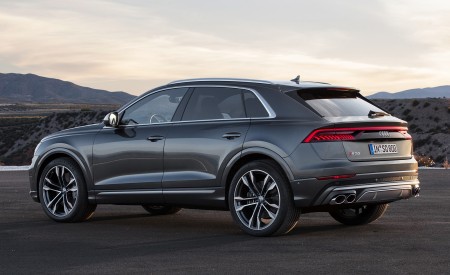 2020 Audi SQ8 TDI (Color: Daytona Gray) Rear Three-Quarter Wallpapers 450x275 (27)