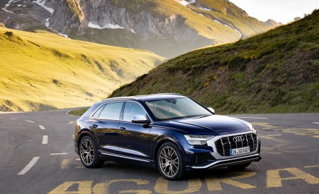 2020 Audi SQ8 TDI (Color: Navarra Blue) Front Three-Quarter Wallpapers 450x275 (23)