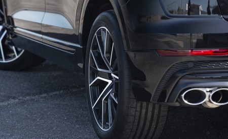 2020 Audi SQ8 TDI quattro (UK-Spec) Detail Wallpapers 450x275 (113)