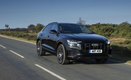 2020 Audi SQ8 TDI quattro (UK-Spec) Front Three-Quarter Wallpapers 450x275 (72)