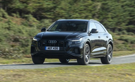 2020 Audi SQ8 TDI quattro (UK-Spec) Front Three-Quarter Wallpapers 450x275 (90)