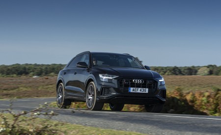 2020 Audi SQ8 TDI quattro (UK-Spec) Front Three-Quarter Wallpapers 450x275 (80)
