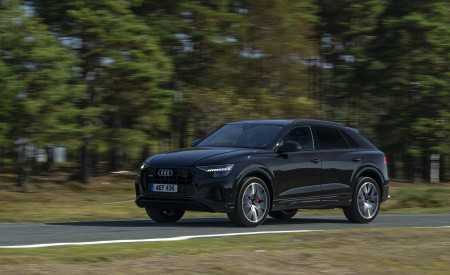 2020 Audi SQ8 TDI quattro (UK-Spec) Front Three-Quarter Wallpapers 450x275 (92)