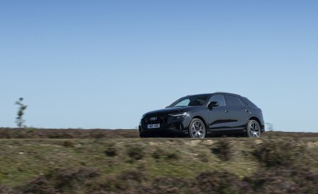 2020 Audi SQ8 TDI quattro (UK-Spec) Front Wallpapers 450x275 (81)