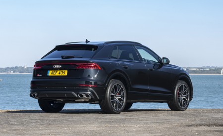 2020 Audi SQ8 TDI quattro (UK-Spec) Rear Three-Quarter Wallpapers 450x275 (102)