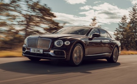 2020 Bentley Flying Spur (Color: Cricket Ball) Front Three-Quarter Wallpapers 450x275 (108)