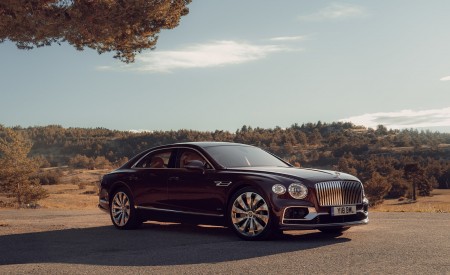 2020 Bentley Flying Spur (Color: Cricket Ball) Front Three-Quarter Wallpapers 450x275 (117)