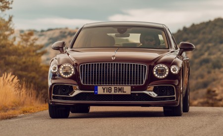 2020 Bentley Flying Spur (Color: Cricket Ball) Front Wallpapers 450x275 (118)