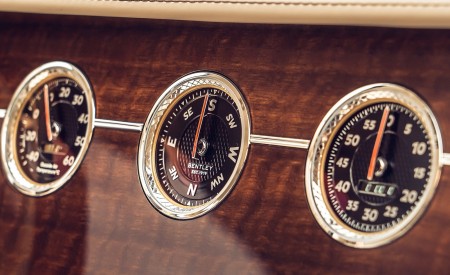 2020 Bentley Flying Spur (Color: Dark Sapphire) Interior Detail Wallpapers 450x275 (20)