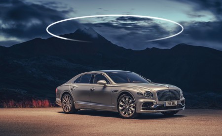 2020 Bentley Flying Spur (Color: Extreme Silver) Front Three-Quarter Wallpapers 450x275 (66)