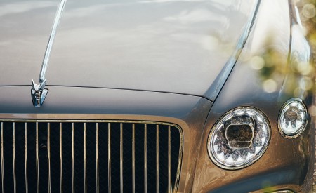 2020 Bentley Flying Spur (Color: Extreme Silver) Grill Wallpapers 450x275 (67)