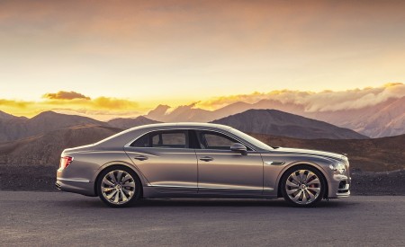 2020 Bentley Flying Spur (Color: Extreme Silver) Side Wallpapers 450x275 (65)