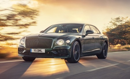 2020 Bentley Flying Spur (Color: Verdant) Front Three-Quarter Wallpapers 450x275 (27)