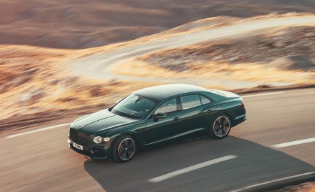 2020 Bentley Flying Spur (Color: Verdant) Front Three-Quarter Wallpapers 450x275 (28)