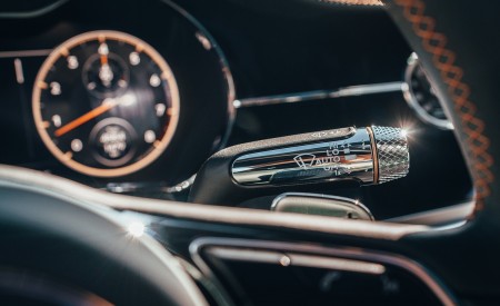 2020 Bentley Flying Spur (Color: Verdant) Interior Detail Wallpapers 450x275 (46)