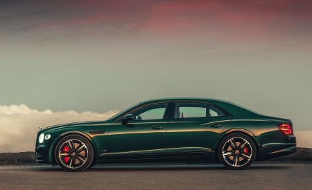 2020 Bentley Flying Spur (Color: Verdant) Side Wallpapers 450x275 (34)