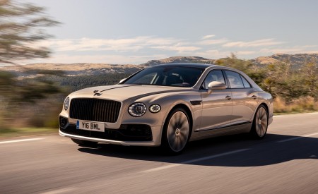 2020 Bentley Flying Spur (Color: White Sand) Front Three-Quarter Wallpapers 450x275 (83)