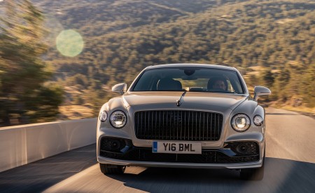 2020 Bentley Flying Spur (Color: White Sand) Front Wallpapers 450x275 (87)