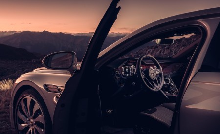 2020 Bentley Flying Spur (Color: White Sand) Interior Wallpapers 450x275 (102)