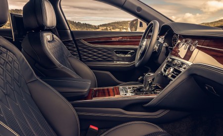 2020 Bentley Flying Spur (Color: White Sand) Interior Wallpapers 450x275 (103)