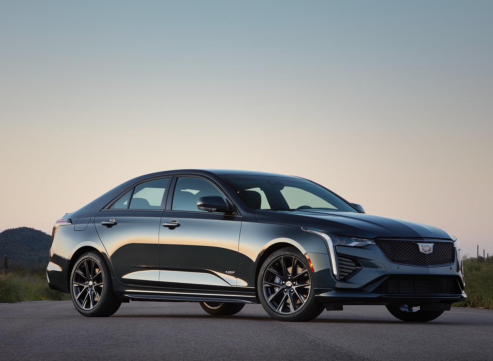 2020 Cadillac CT4-V Front Three-Quarter Wallpapers (6)