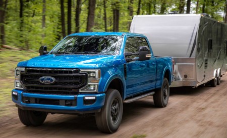 2020 Ford F-Series Super Duty with Tremor Off-Road Package Front Wallpapers 450x275 (2)